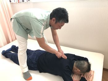 隼接骨院　施術